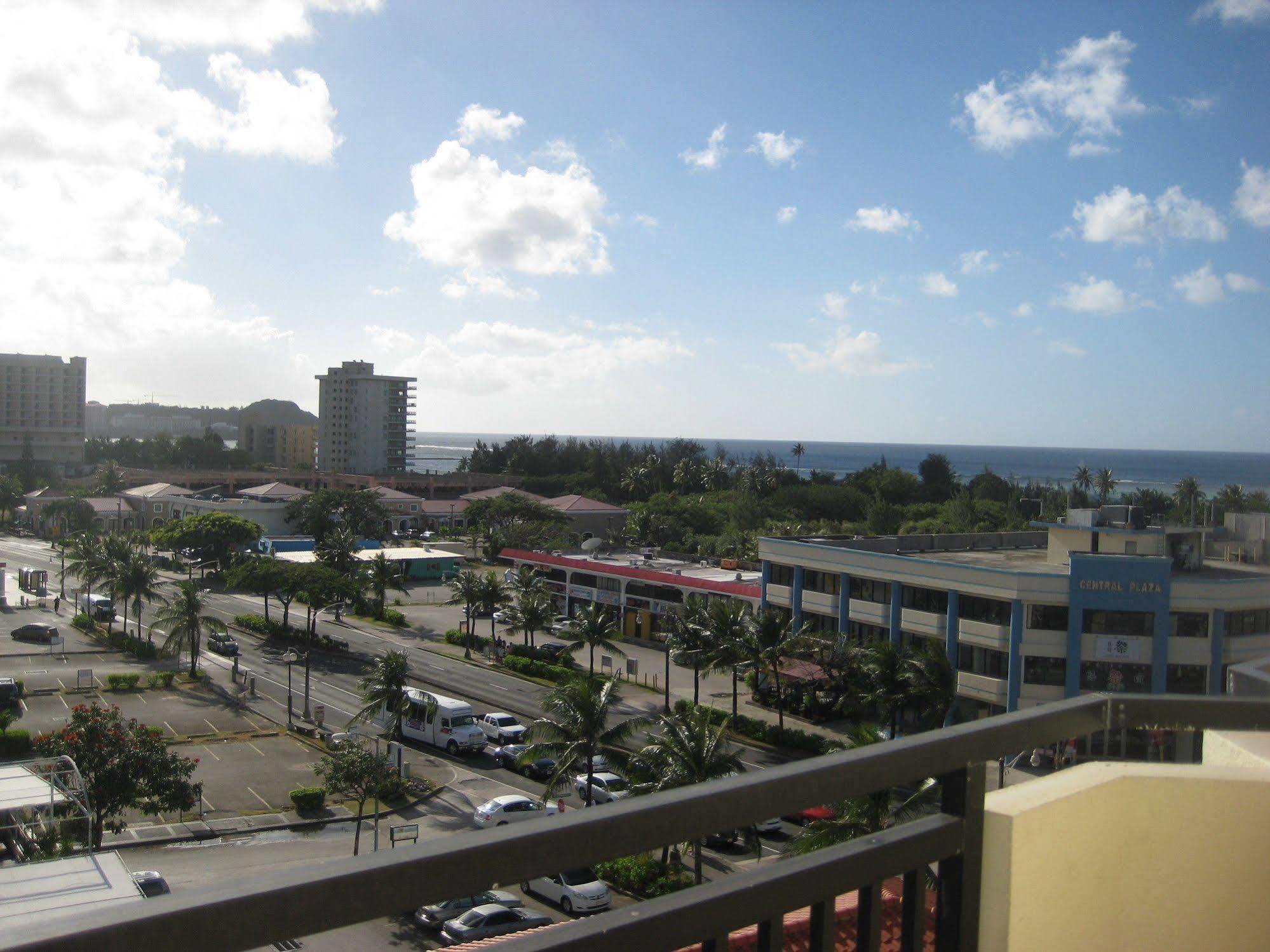 Grand Plaza Hotel Tumon Extérieur photo