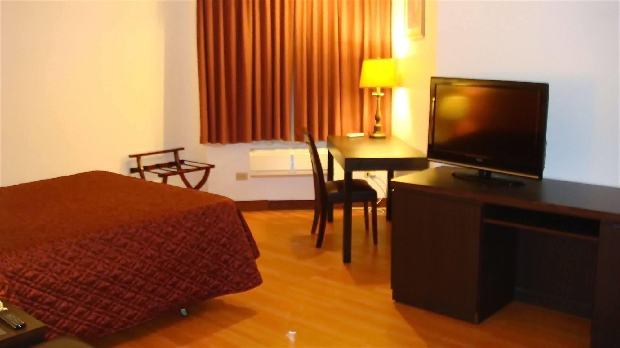 Grand Plaza Hotel Tumon Extérieur photo