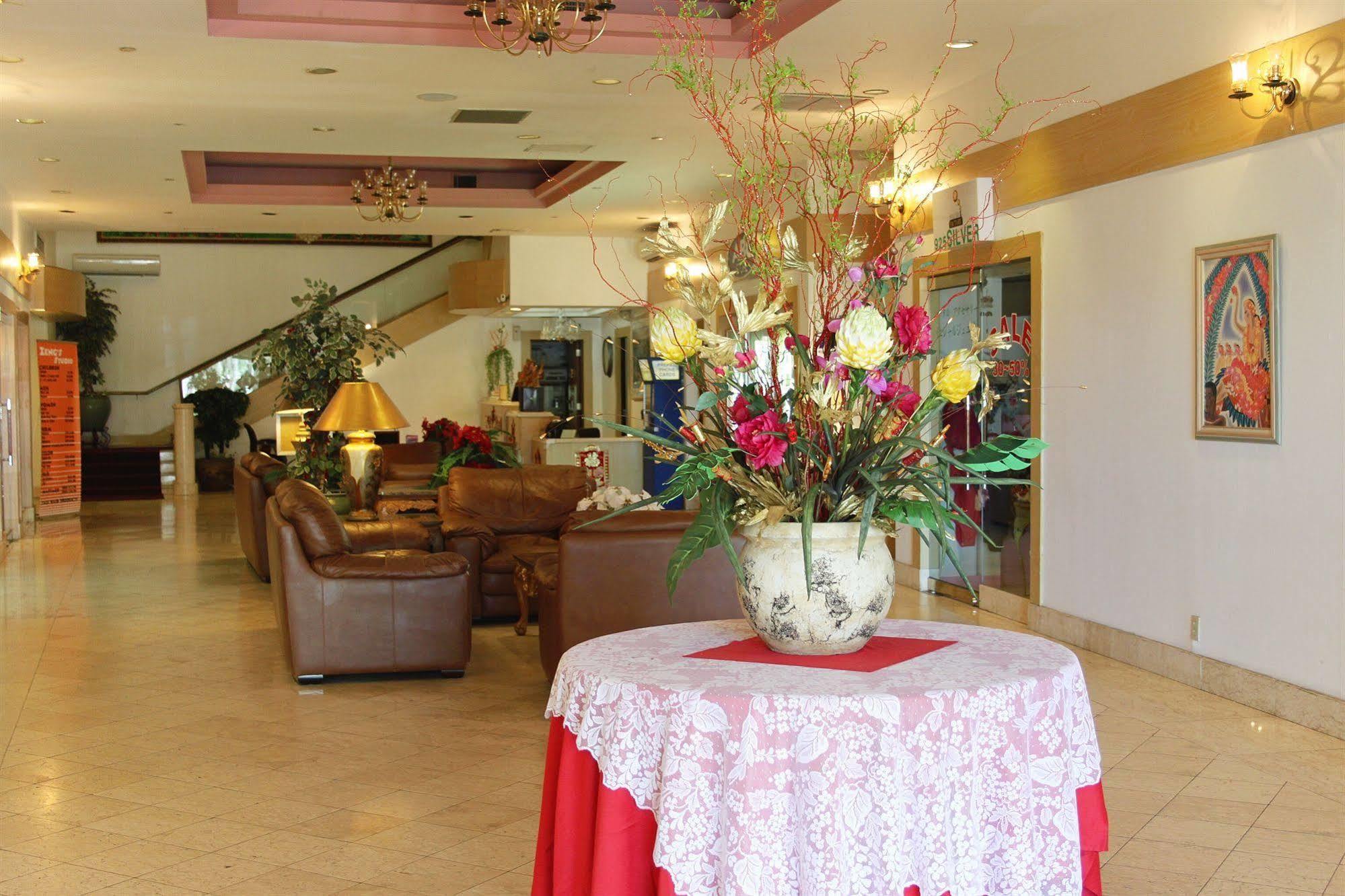 Grand Plaza Hotel Tumon Extérieur photo