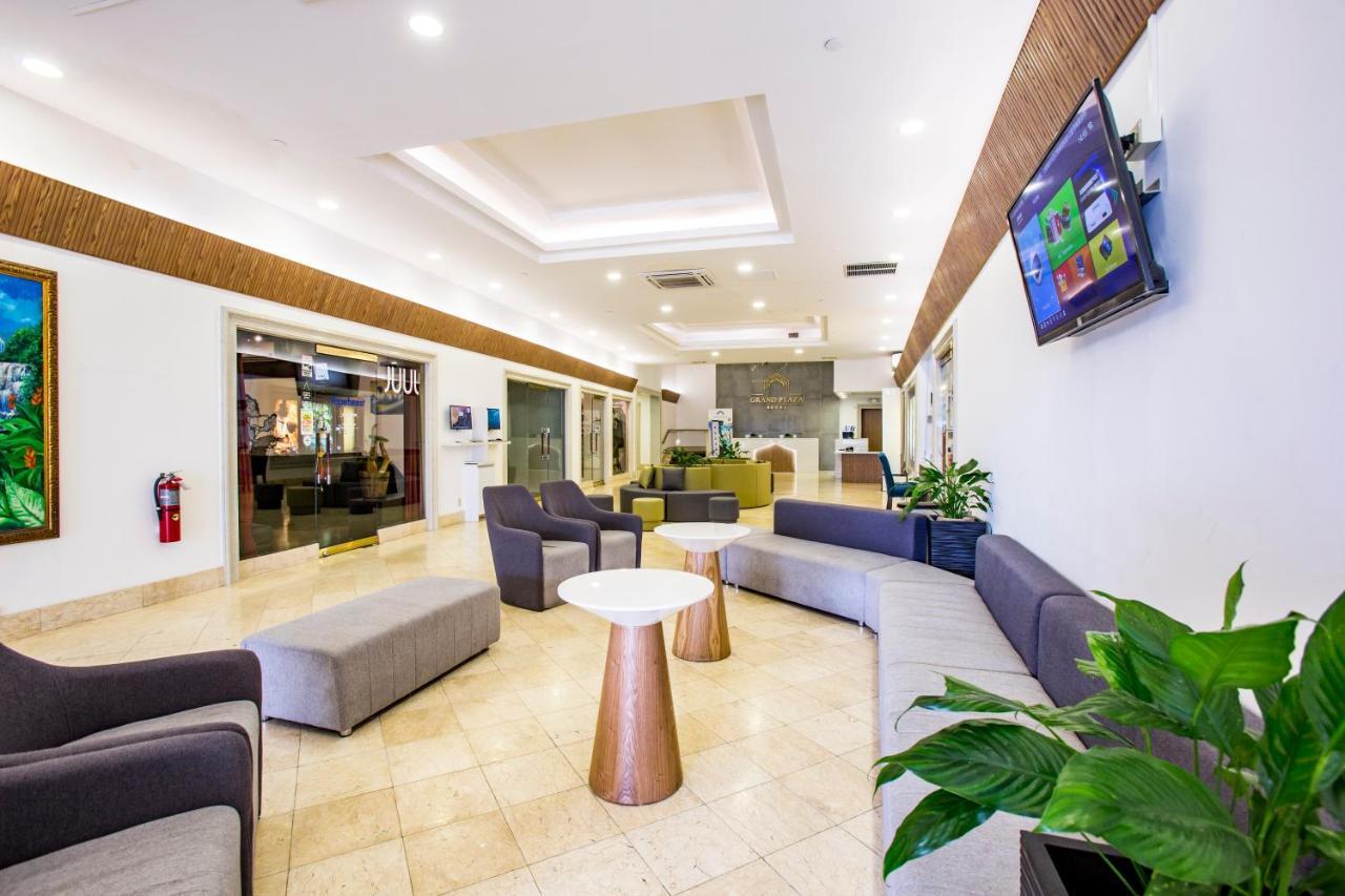 Grand Plaza Hotel Tumon Extérieur photo
